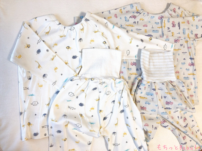 並べられた赤ちゃん用のパジャマ